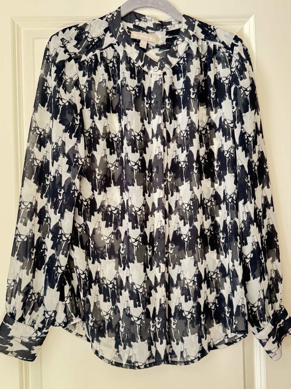 Banana Republic  Black & White Printed Women’s Blouse